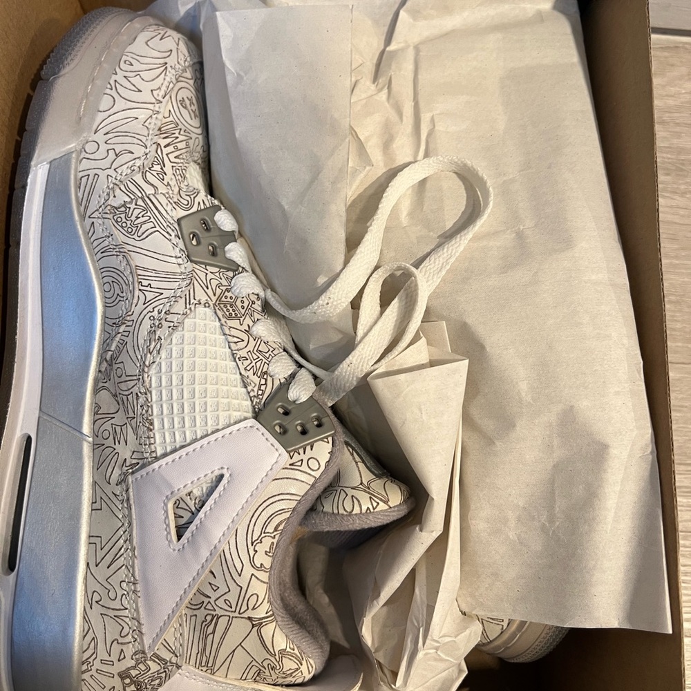 Jordan Men's White and Silver Graphic Athletic Shoes